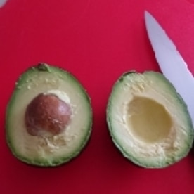 アボカドの種を簡単に取る切り方 レシピ 作り方 By Laon 楽天レシピ アボカドの種を簡単に取る切り方 レシピ 作り方 By Laon 楽天レシピ